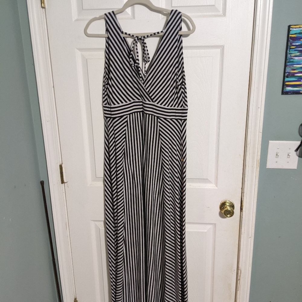 Torrid sz 0 V-neck Striped Maxi Dress